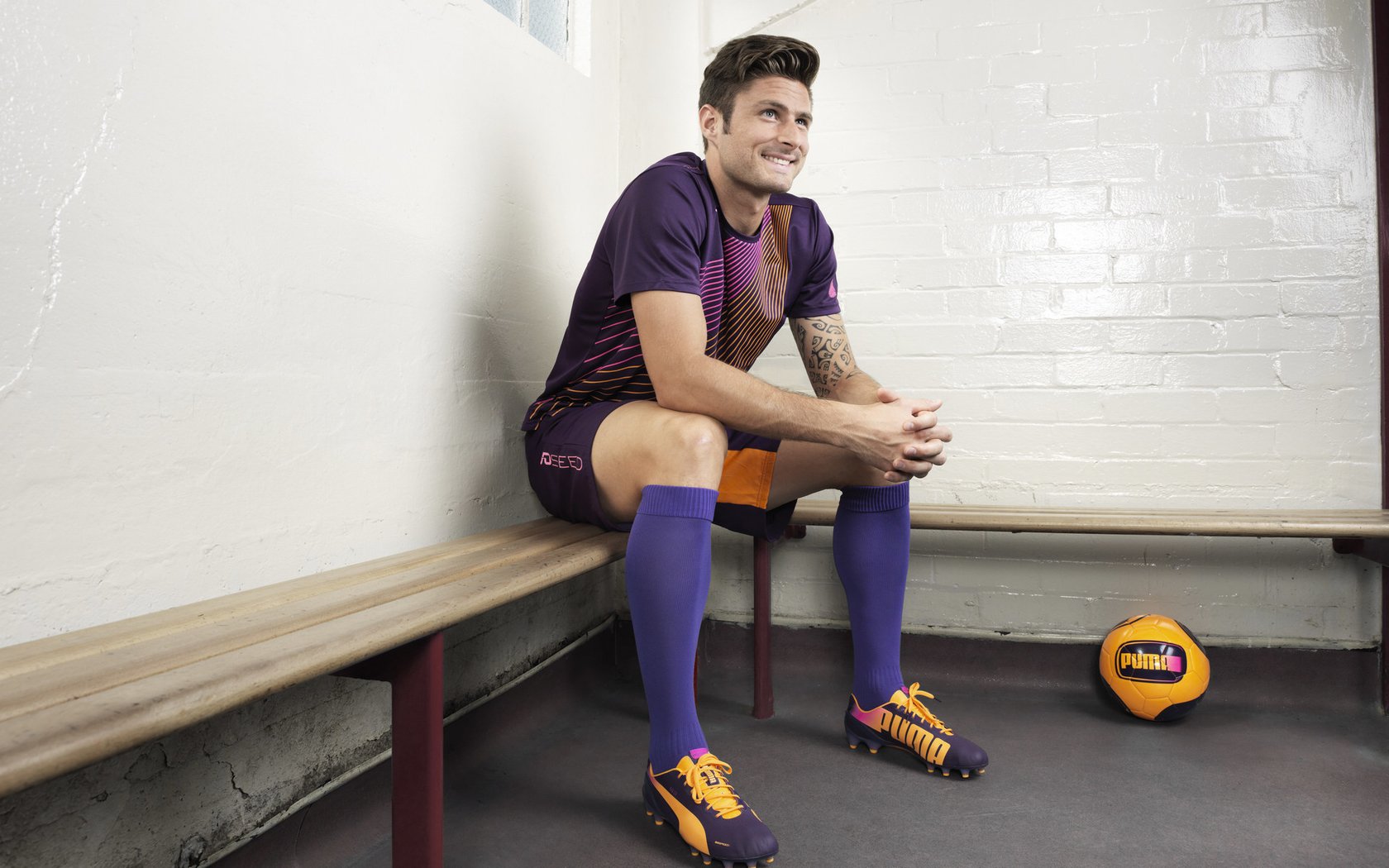 “汤姆·佩顿短距离自由泳再创佳绩,迈向国际舞台”