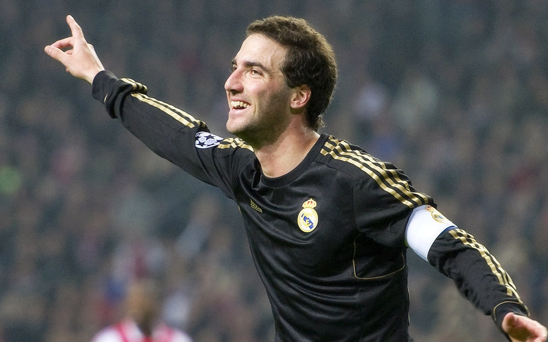 亚洲杯国足爆冷 球迷呼吁技术改革，亚洲杯 中国足球